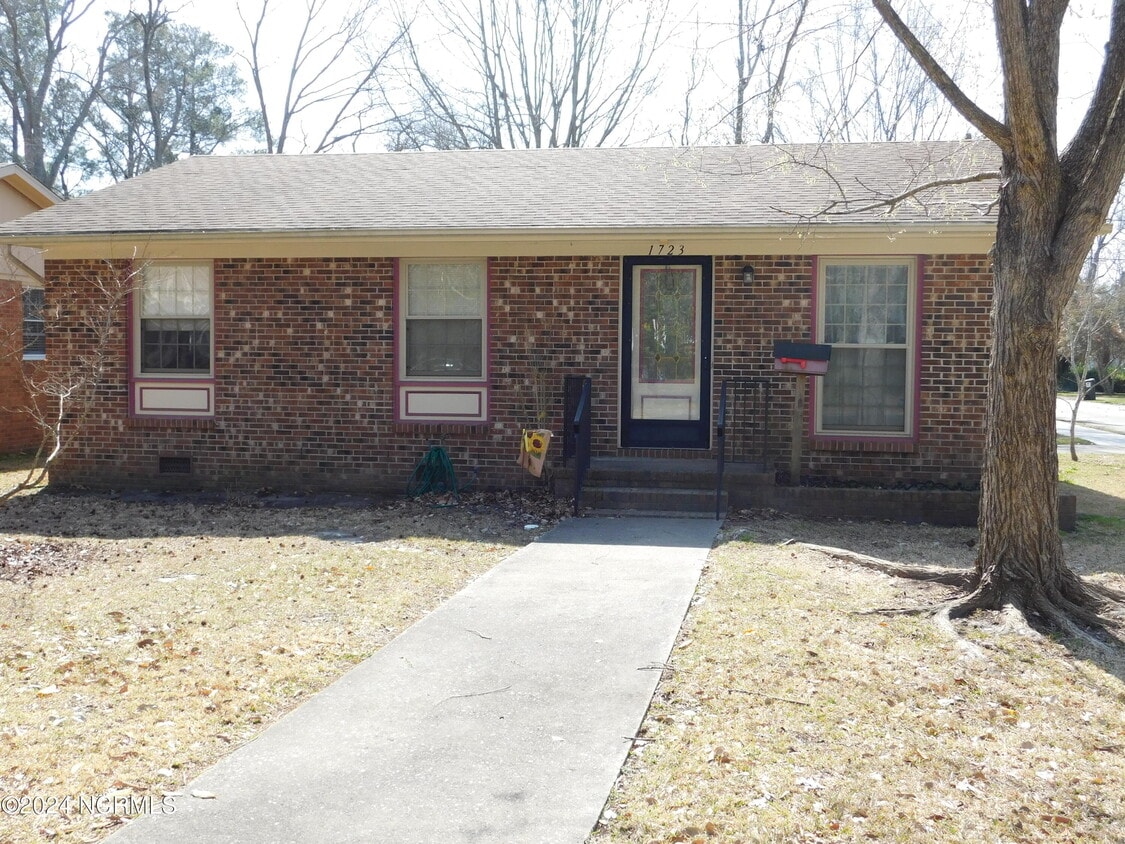 Primary Photo - 1723 Spencer Ave