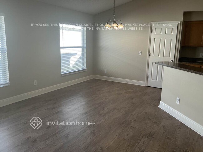 Foto del edificio - 1718 Snaresbrook Way