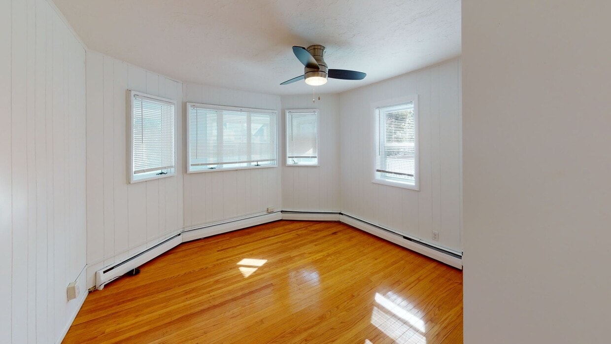 Magoun Square four bed duplex - Magoun Square four bed duplex