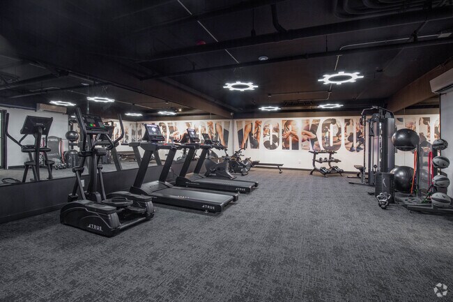The Lofts at Maple &amp; Main: centro de fitness - The Lofts at Maple & Main