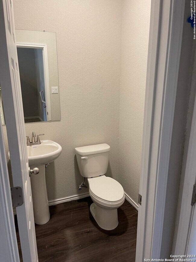 Foto del edificio - 5508 Haven Spgs