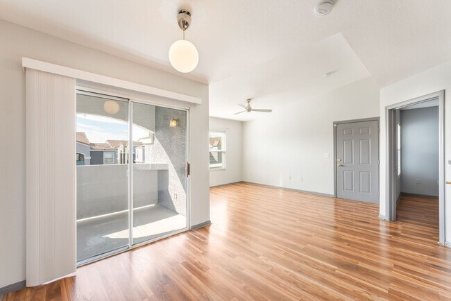Foto del edificio - Beautifully Remodeled 2 bedroom Condo!