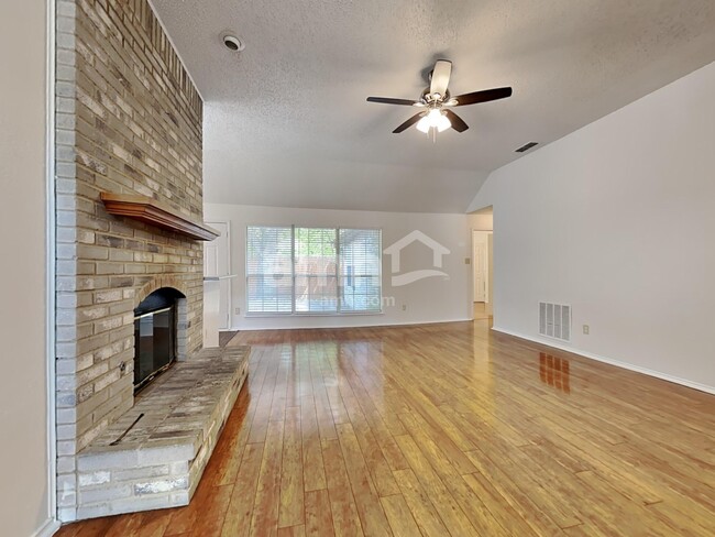 Building Photo - 5317 Rio Bravo Dr