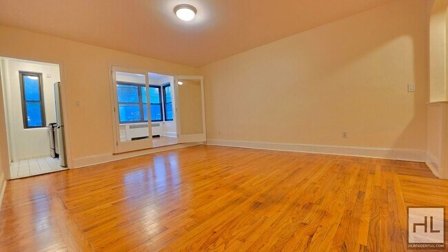 Building Photo - First-Floor Studio with Windowed Alcove in Gramercy