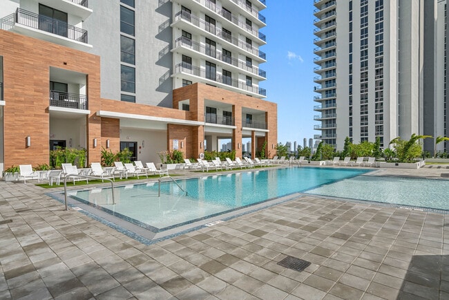 Building Photo - Soleste NoMi Beach
