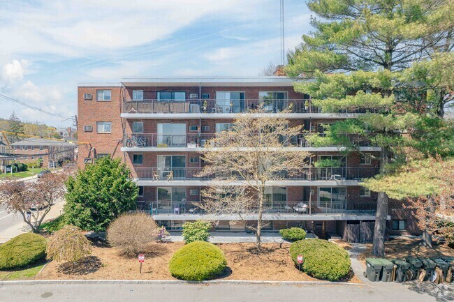 Foto del edificio - Millbrook Condominiums