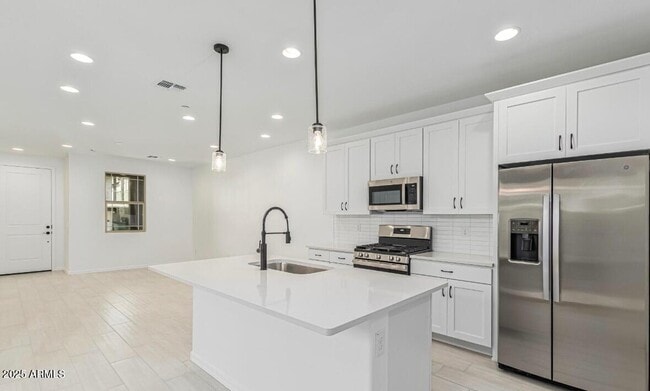 Building Photo - 2931 N Evergreen St