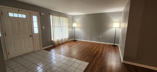 Building Photo - 1038 Boeshore Cir