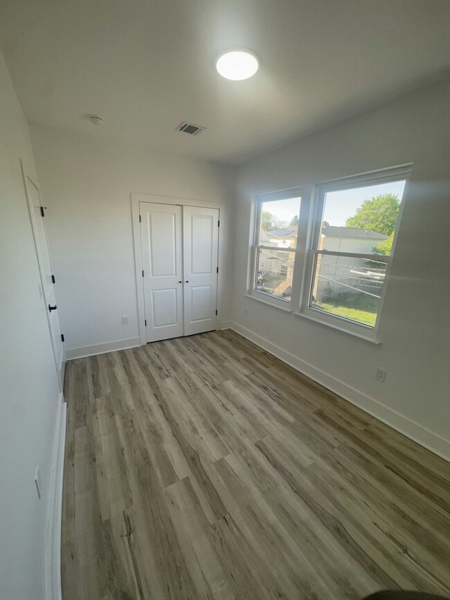 Foto del edificio - 263 Littleton Ave