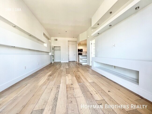 Building Photo - 8813 Burton Way