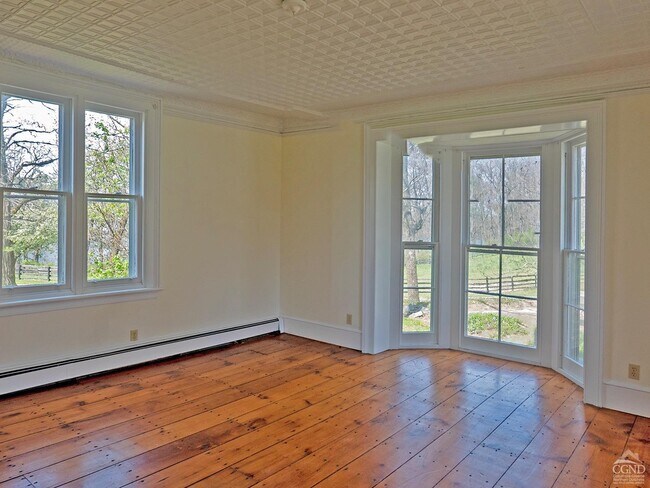 Foto del edificio - 71 Bells Pond Rd