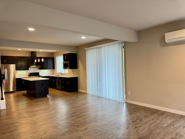 Foto del edificio - Village Crest Townhome!!!