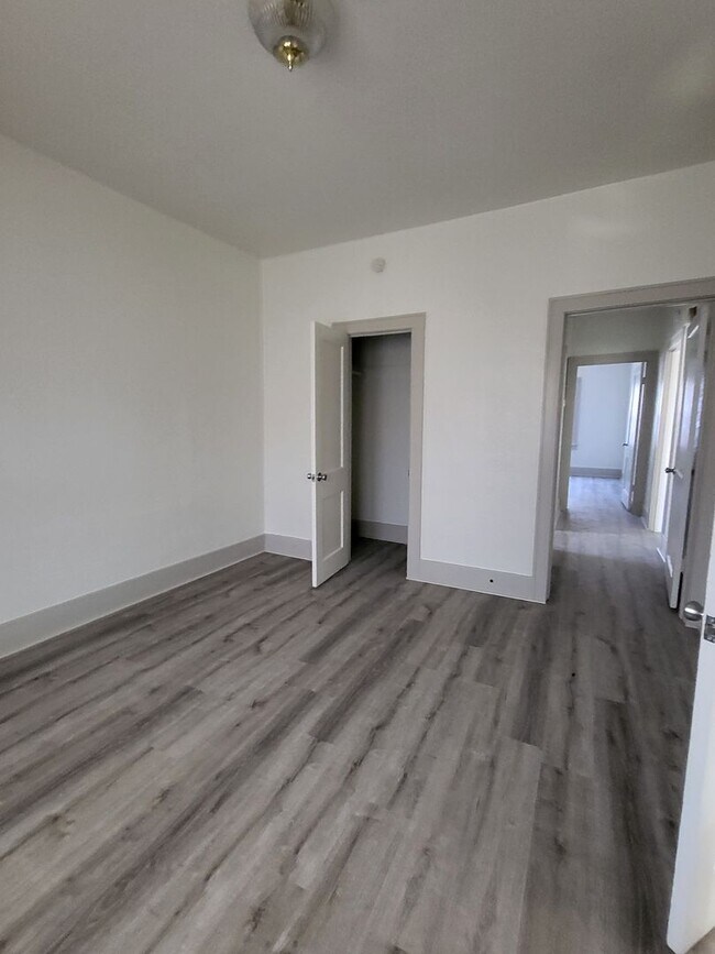 Foto del edificio - 1326 W Elm Ave
