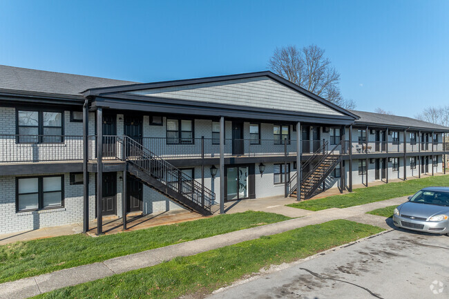 Building Photo - Carriage House Apartments