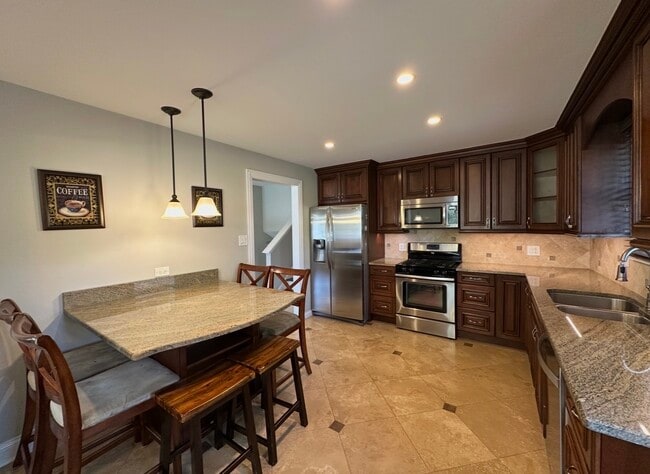 Foto del edificio - 130 Bonnie Brae Ave