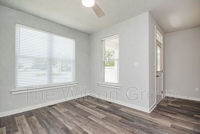 Foto del edificio - 1529 Porter St