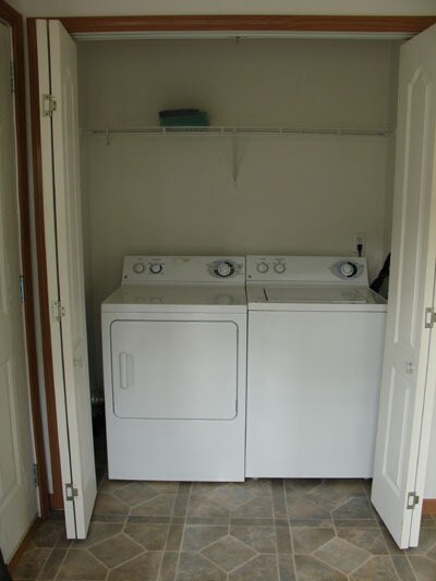 Foto del edificio - Extra Clean 3 Bedroom 2 Bath Modular Home with Central Heat & AC near Lowes in Sylva $1800 a mont...