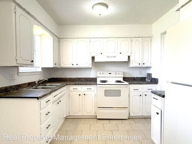 Foto del edificio - 4 br, 1.5 bath House - 809 Hampton Rd