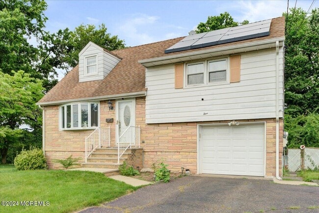 Building Photo - 4 Cedar Dr
