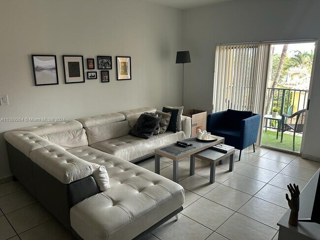 Foto del edificio - 7290 NW 114th Ave