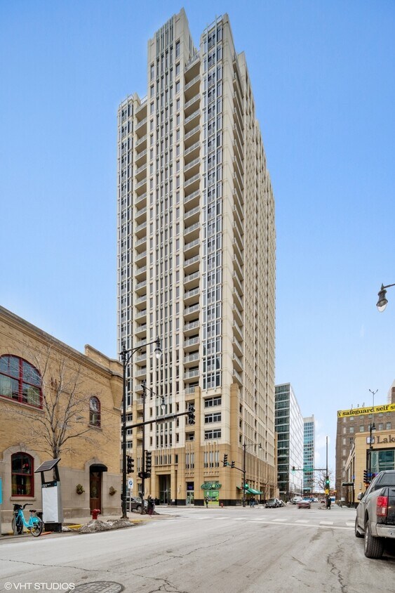 Foto principal - 1400 S Michigan Ave