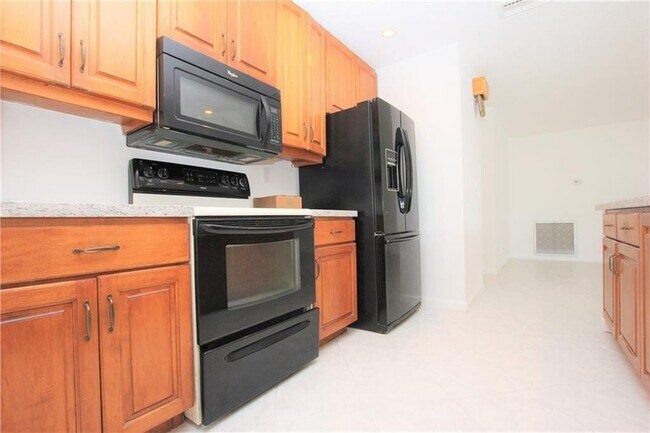 Foto del edificio - 1122 NW 82nd Ave