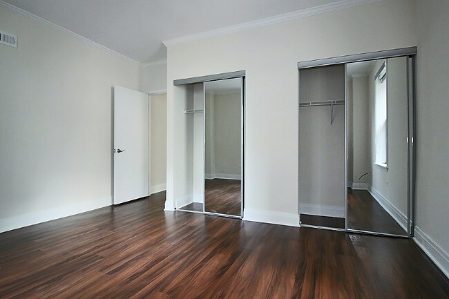 Foto del edificio - 876 N Mies Van Der Rohe Way