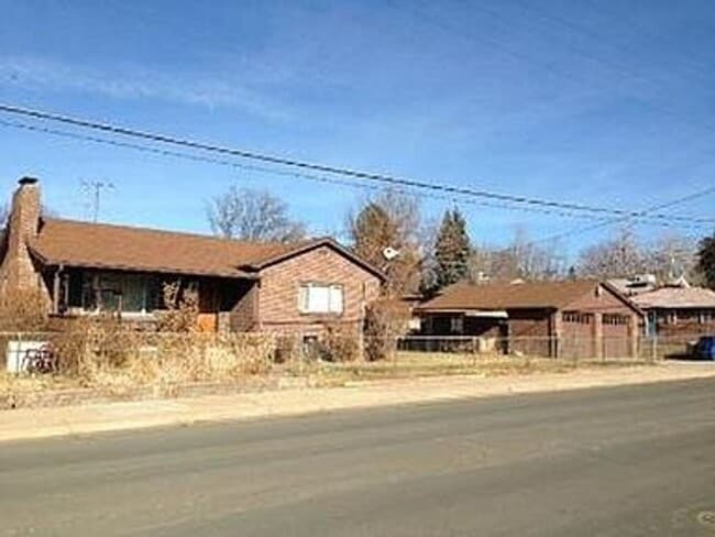Building Photo - 625 E Floyd Ave