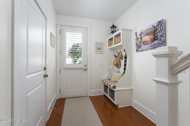 Foto del edificio - 3644 Watch Hill Way