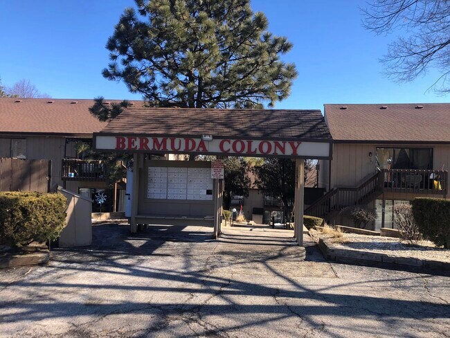 Foto del edificio - 6800 State Park Rd