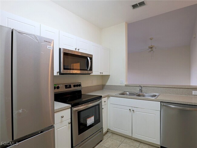 Foto del edificio - 4133 Bellasol Cir