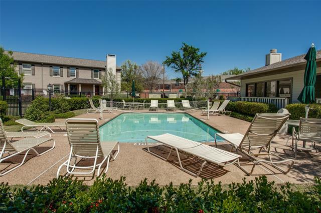 Foto principal - 6451 Oriole Dr