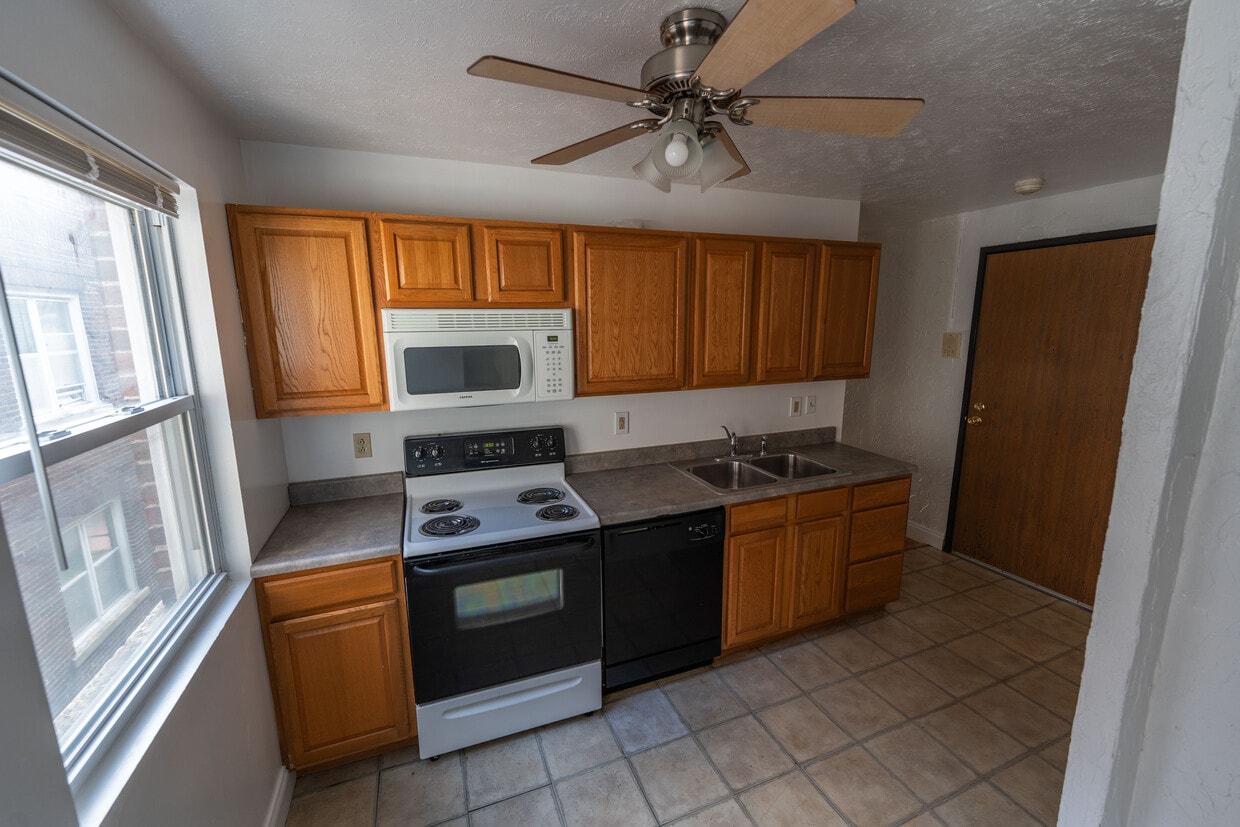 Primary Photo - 1412-1416 W 110th St