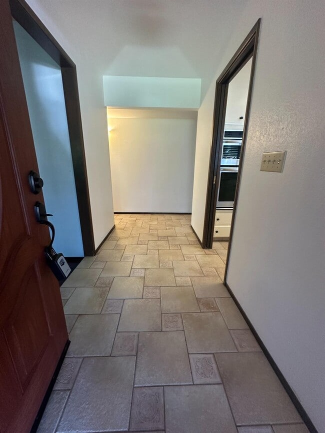 Foto del edificio - 6374 N 6th St