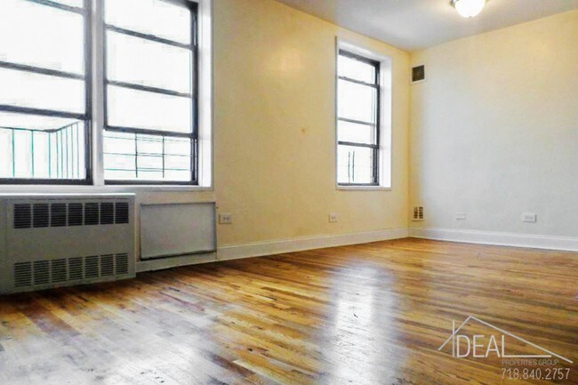 Building Photo - No Fee XL 1 bedroom !!!