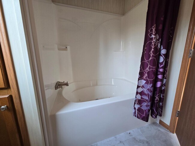 Foto del edificio - 620 Sinclair Ln