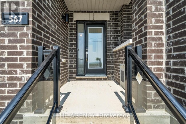 Building Photo - 567 Port Darlington Rd