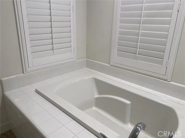 Building Photo - 117 Quiet Grove