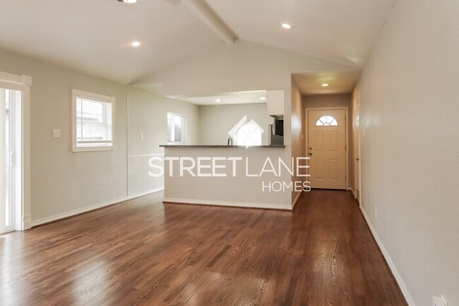 Building Photo - REDUCED!