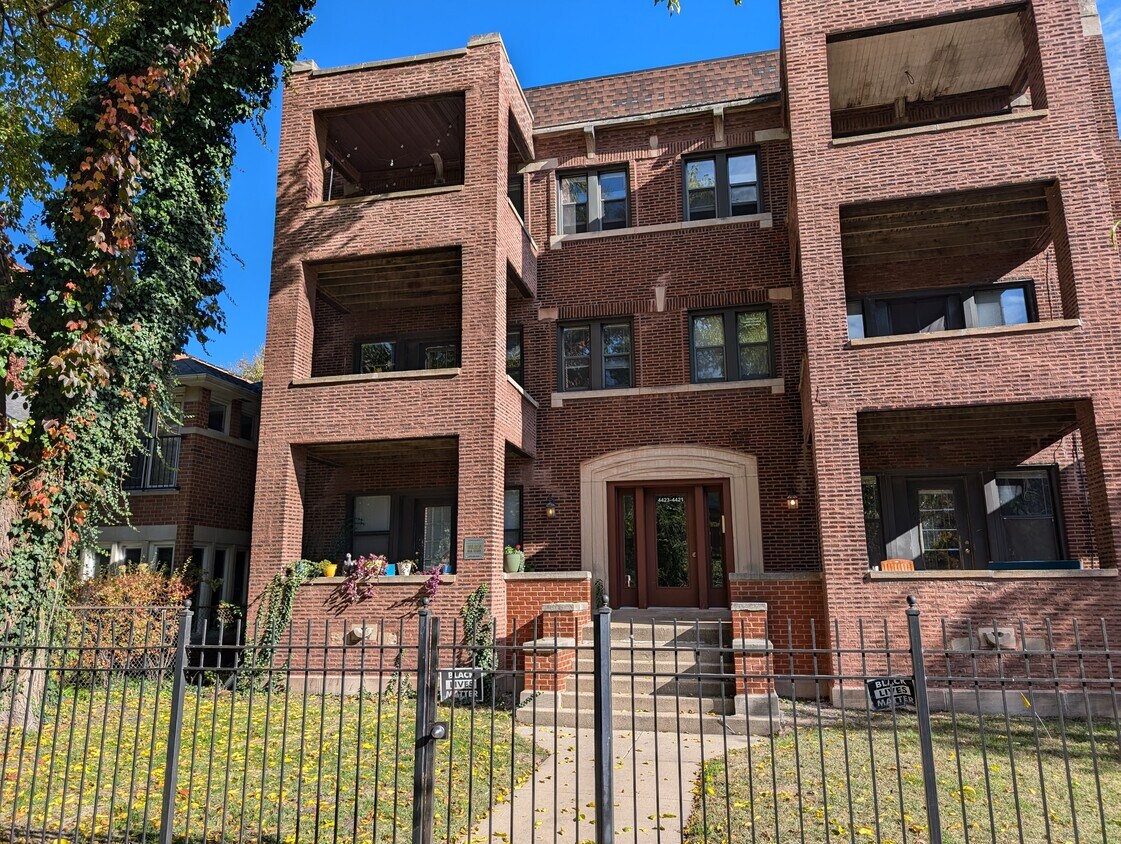 Foto principal - 4425 N Paulina St