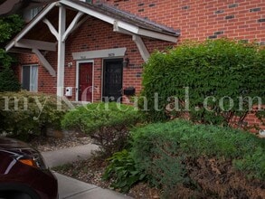 Building Photo - 9619 Outlook Dr