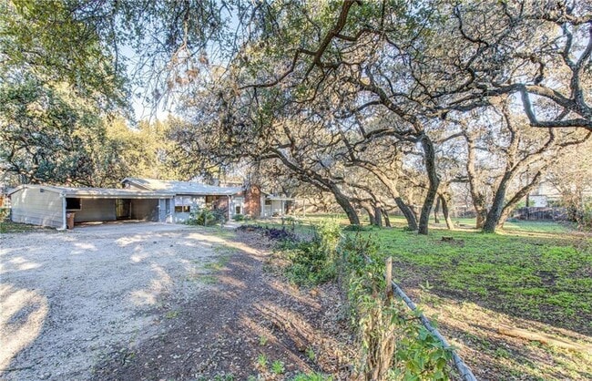 Foto del edificio - 810 S Center St