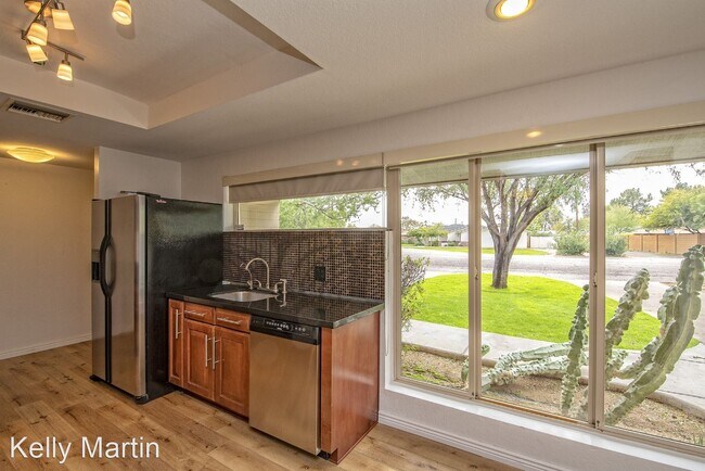 Building Photo - 3 br, 2 bath House - 720 W Rose Ln