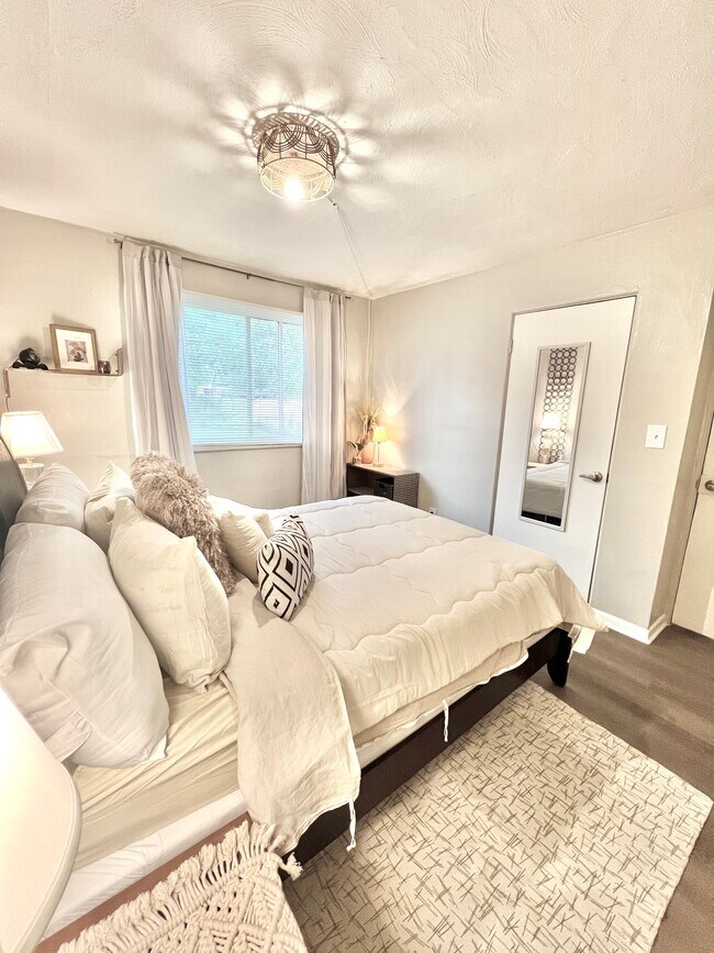 Foto del edificio - 2386 Velma Ave