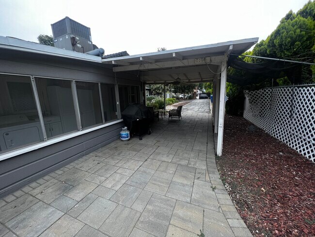 Foto del edificio - 6642 Gaviota Ave