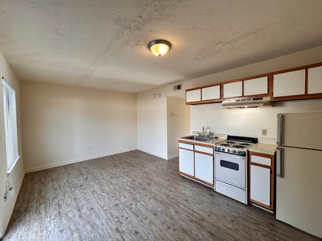 Primary Photo - Country Place Apartments