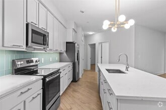 Building Photo - 20 Burling Ln