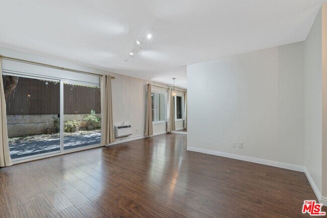 Foto del edificio - 320 S Ardmore Ave