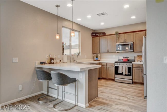 Foto del edificio - 1014 Solemn Cactus Ave