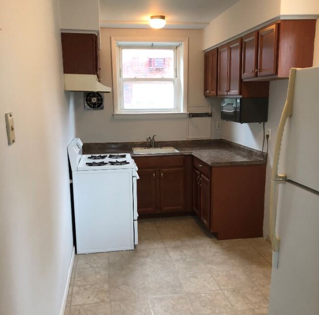 Building Photo - 476 joralemon st